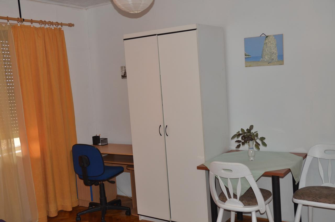 Rooms Mila Rezovac Exteriér fotografie