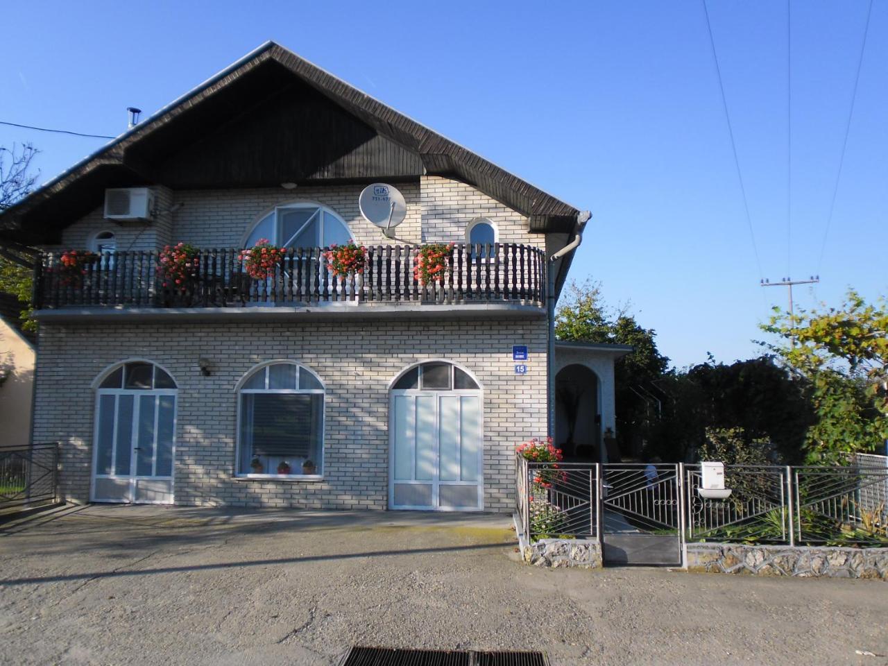 Rooms Mila Rezovac Exteriér fotografie